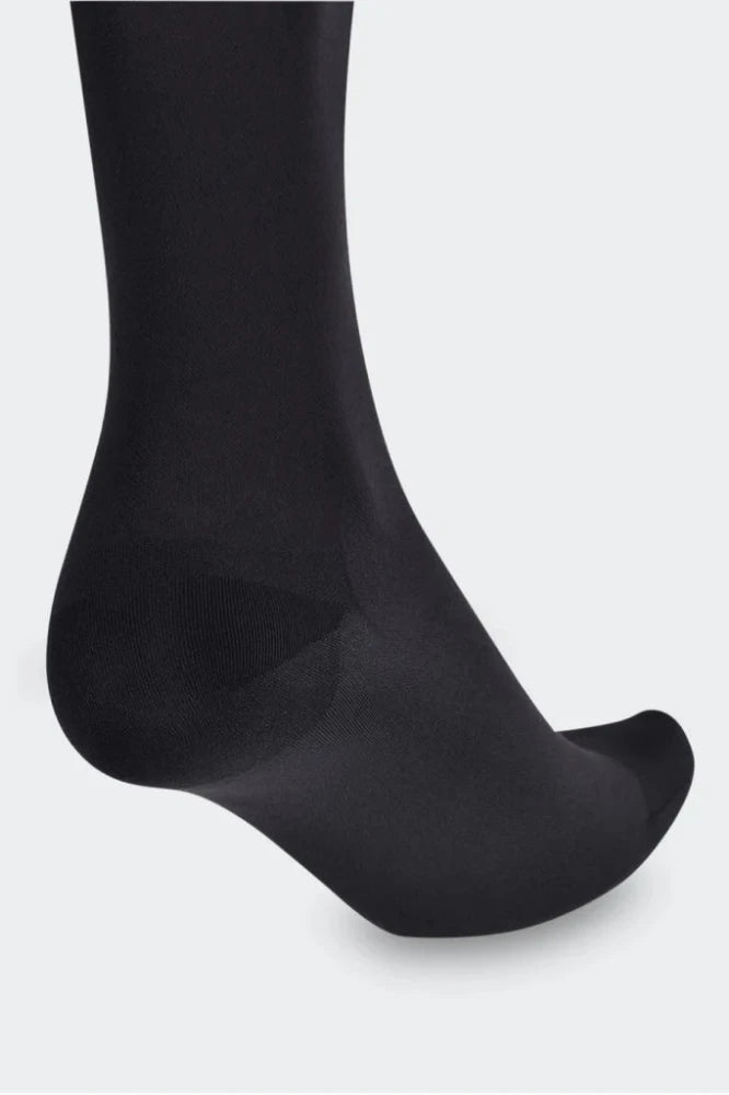 Black compression socks for use during pregnancy and after a c section - improved blood circulation and reduced leg fatigue, ideal for use during pregnancy and post partum, for athletes, travelers, and individuals with varicose veins.