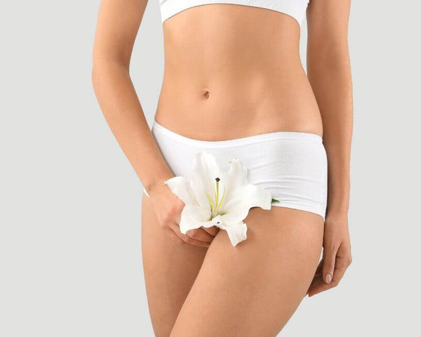 Visual representation of vaginal hydration, showing a smooth, moisturized surface symbolizing relief and comfort. The image emphasizes the benefits of proper hydration for vaginal health, suggesting softness and rejuvenation.